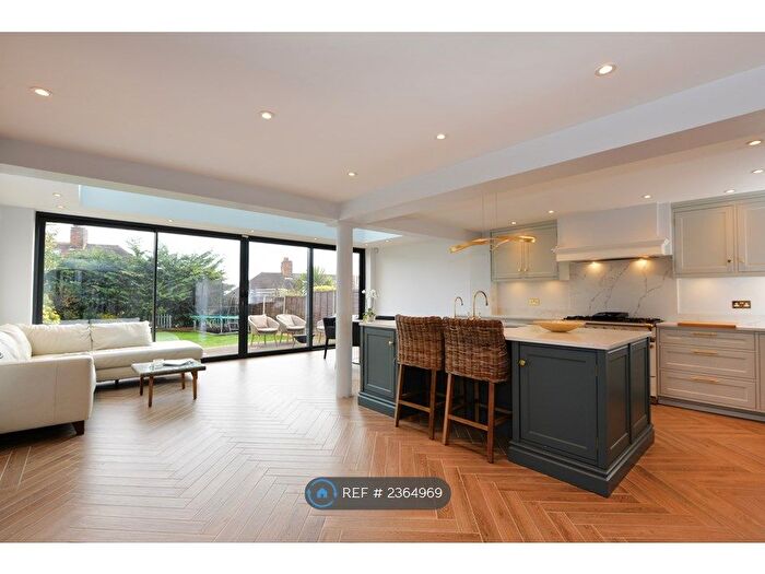 5 Bedroom Semi-Detached House To Rent In Linden Road, London, N10