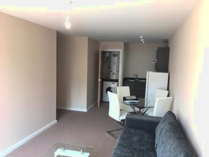 1 Bedroom Flat To Rent In Brindley Road, Manchester, M16