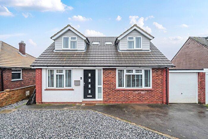 4 Bedroom Detached Bungalow For Sale In Hart Plain Avenue, Waterlooville, PO8