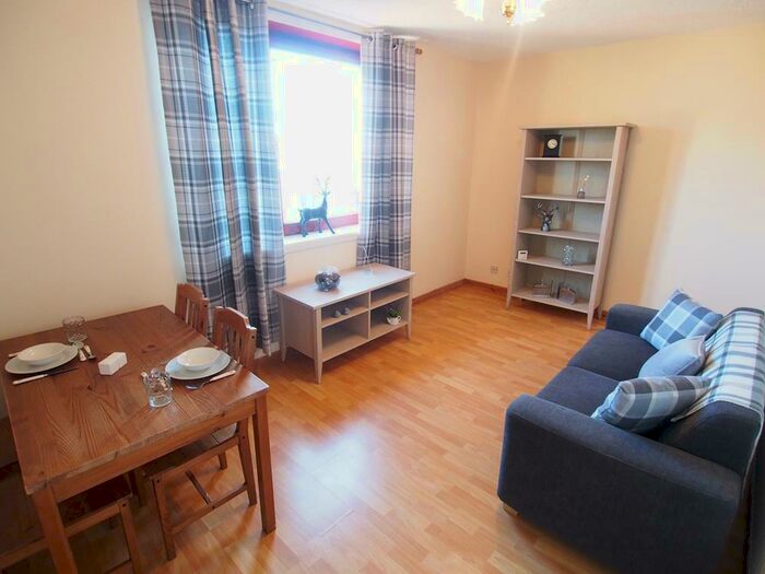 2 Bedroom Flat To Rent In Richmond Walk, Aberdeen, AB25