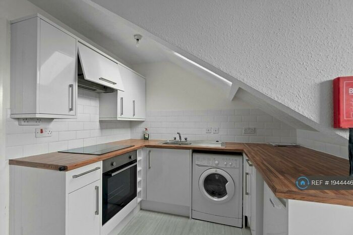 1 Bedroom Flat To Rent In Mutley, Plymouth, PL4