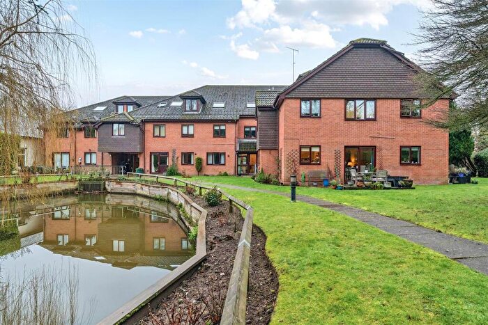 1 Bedroom Retirement Property For Sale In Willow Court, Wokingham, Berkshire, RG41