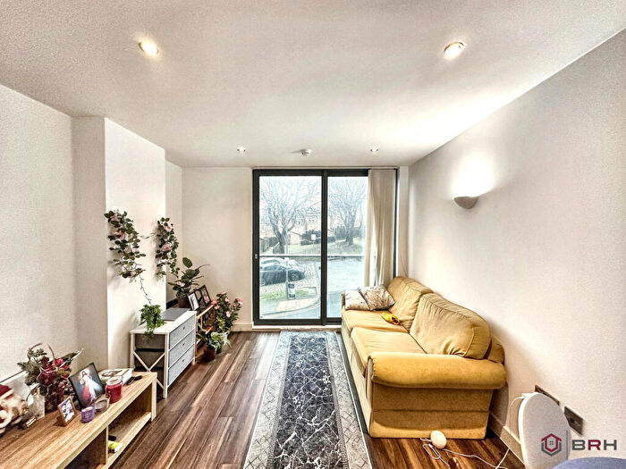 1 Bedroom Apartment For Sale In Gateway Plaza, Barnsley, S70