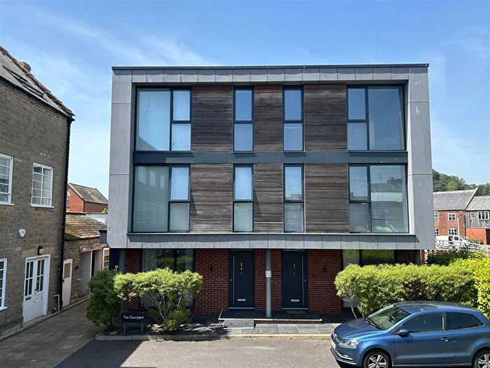 1 Bedroom Apartment For Sale In West Street, Bridport, DT6