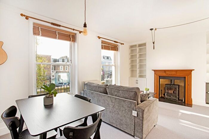 1 Bedroom Flat To Rent In Goldhawk Road, London, W12