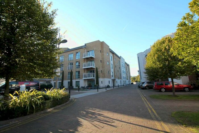 2 Bedroom Flat To Rent In Adams Quarter, Tallow Road, TW8