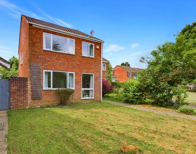 4 Bedroom Detached House To Rent In Pigeon Farm Road, Stokenchurch, HP14