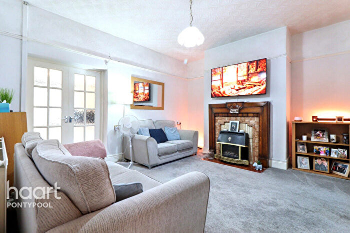 3 Bedroom Terraced House For Sale In St Hildas Road, Pontypool, NP4