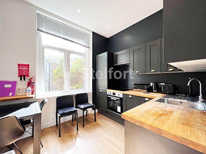 5 Bedroom Maisonette To Rent In Junction Road, London, N19