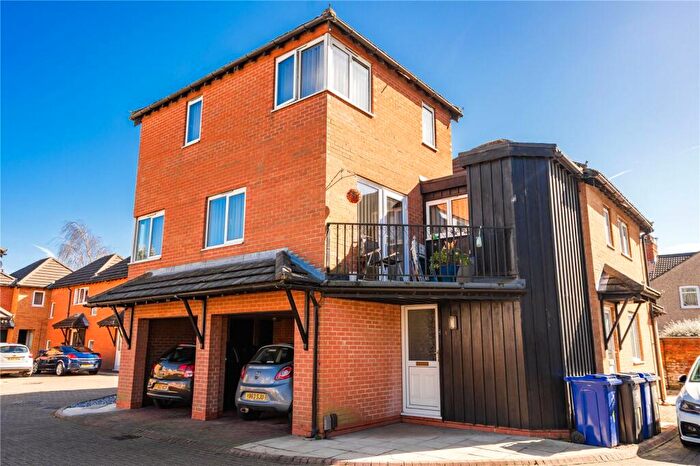 1 Bedroom Maisonette For Sale In Intax Farm Mews, Welholme Road, Grimsby, Ne Lincolnshire, DN32