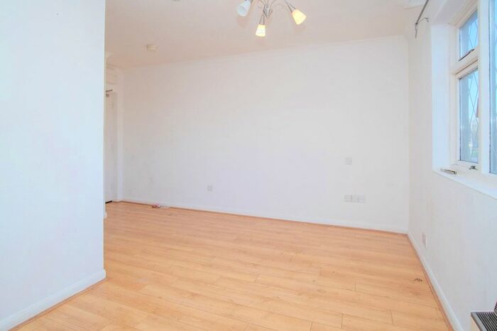1 Bedroom Flat For Sale In Cambridge Road, Puckeridge, Ware, SG11