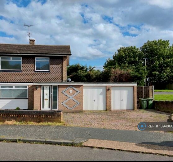 4 Bedroom Semi-Detached House To Rent In Billericay, Billericay, CM11