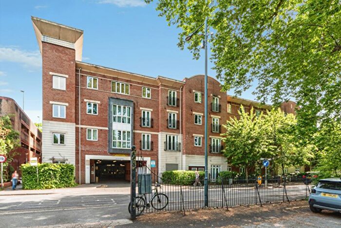 1 Bedroom Flat For Sale In Grenfell Road, Maidenhead, Berkshire, SL6
