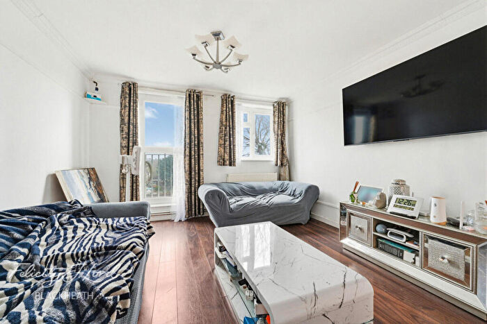 1 Bedroom Flat For Sale In Kirkham Street, Plumstead, SE18