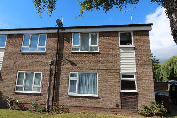 2 Bedroom Flat To Rent In Poplars Court, Leads Road, HU7