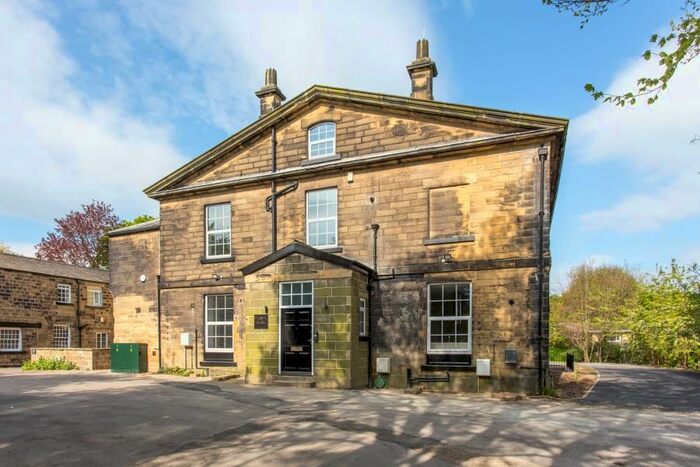 3 Bedroom Maisonette To Rent In Oakwood Lane, Gipton, Leeds, LS8