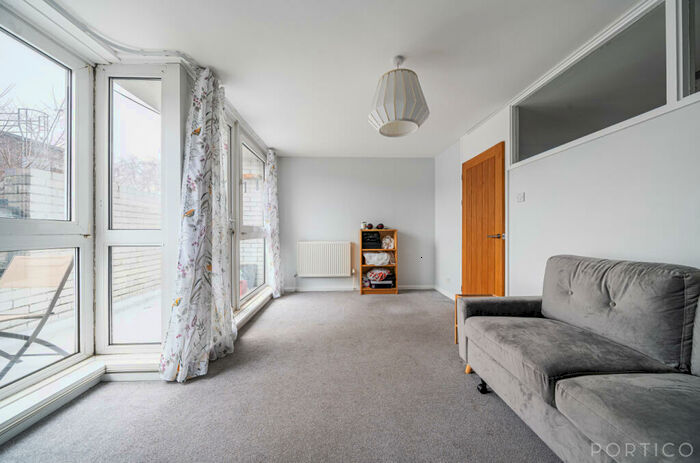 2 Bedroom Flat To Rent In Oakley Square, NW1