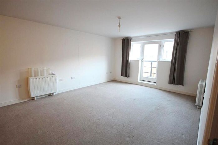 2 Bedroom Flat To Rent In Ovaltine Drive, Kings Langley, WD4