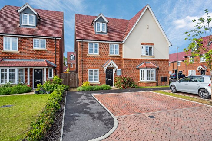 4 Bedroom Semi-Detached House For Sale In Halifax Road, Wallingford, OX10