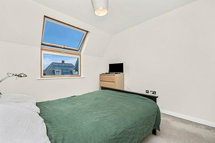 1 Bedroom Flat For Sale In Inglis Way, Millbrook Park, NW7