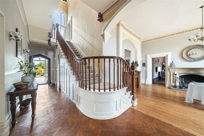 8 Bedroom Detached House For Sale In Staplestreet Road, Hernhill, Faversham, Kent, ME13