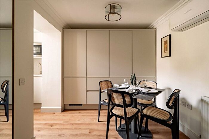 2 Bedroom Flat To Rent In Beaufort Gardens, Chelsea, SW3