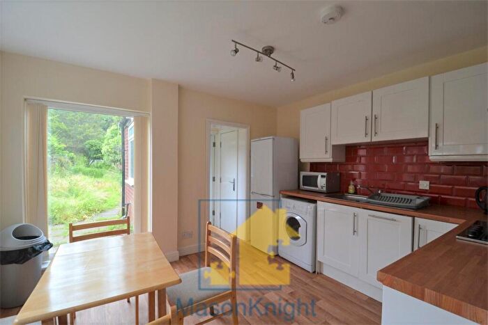 4 Bedroom End Of Terrace House To Rent In Gristhorpe Road Selly Oak, B29