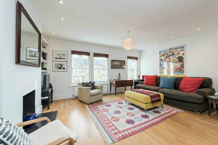 2 Bedroom Apartment To Rent In Parkgate Road, SW11