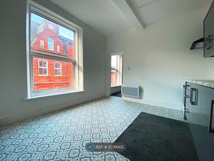 2 Bedroom Flat To Rent In Baillie Street, Rochdale, OL16