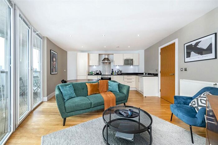 1 Bedroom Flat For Sale In Quadrant Walk, Canary Wharf, E14