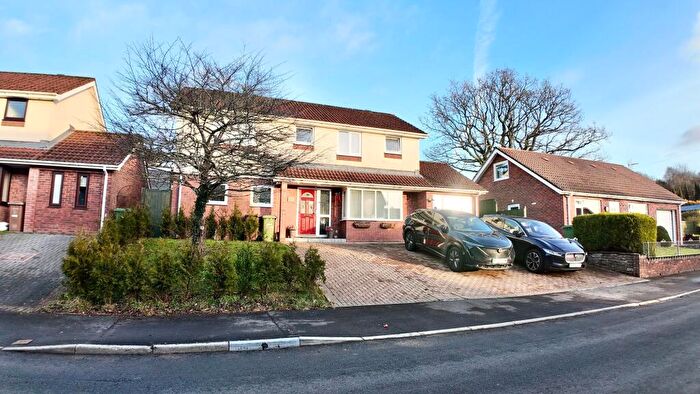 4 Bedroom Detached House For Sale In Victoria Road, Fleur De Lis, NP12