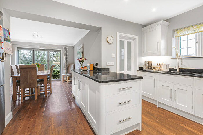 4 Bedroom Detached House For Sale In The Grove, Brookmans Park, AL9