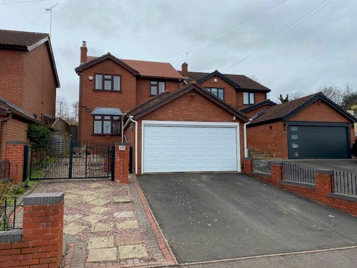 4 Bedroom Detached House To Rent In Mount Pleasant, Kingswinford, DY6