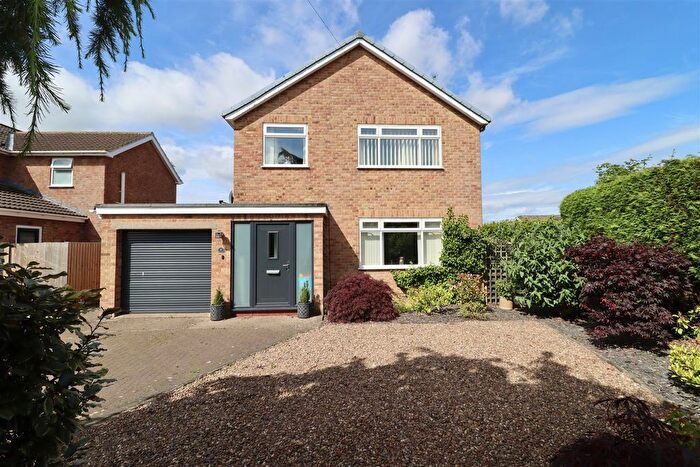 3 Bedroom Detached House For Sale In Hill Rise Drive, Market Weighton, York, YO43