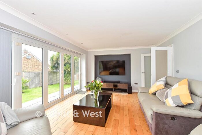 4 Bedroom Detached Bungalow For Sale In Greenacres, Ashington, West Sussex, RH20