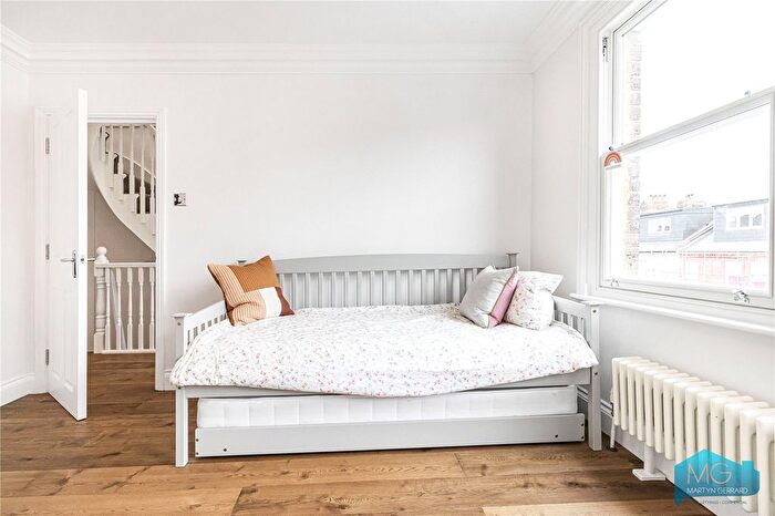 2 Bedroom Flat For Sale In Carlingford Road, Hampstead, London, NW3