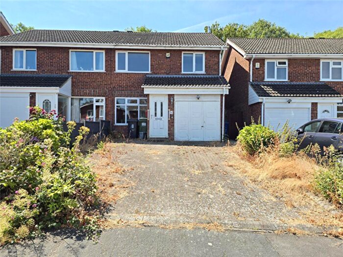 3 Bedroom Semi-Detached House For Sale In Clematis, Tamworth, Staffordshire, B77