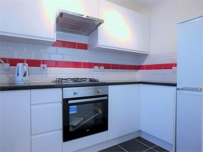 1 Bedroom Flat To Rent In Tollgate Drive, Hayes, Greater London UB4