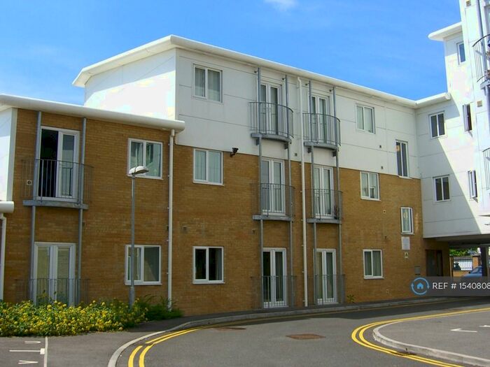 Studio To Rent In Point, Bournemouth, BH8