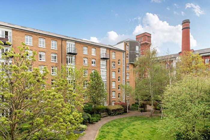 2 Bedroom Apartment For Sale In Fairfield Road, Bow Quarter, E3