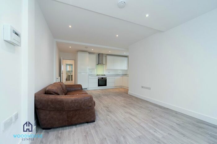 2 Bedroom Flat To Rent In Friern Barnet Road, London, N11