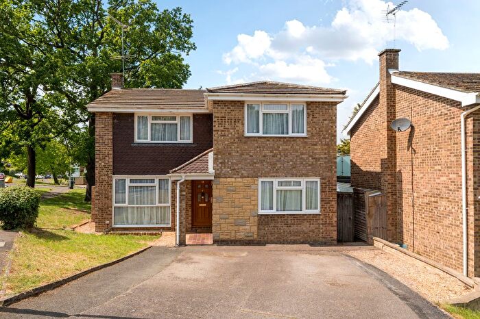 3 Bedroom Detached House For Sale In Wolf Lane, Windsor, SL4