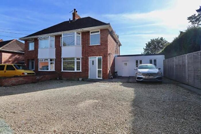 3 Bedroom Property To Rent In East Road, Street, BA16