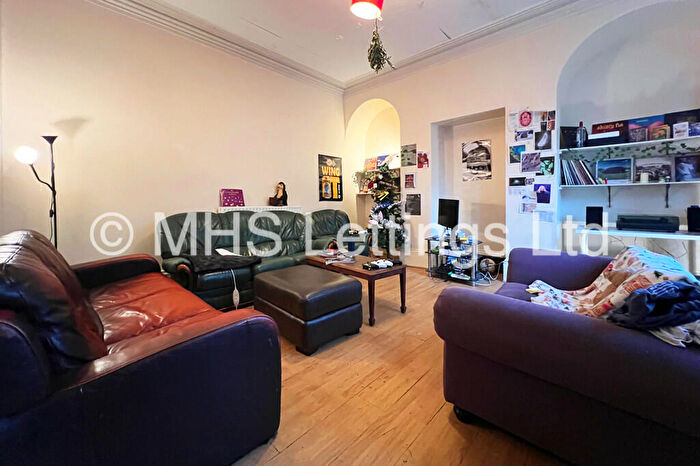 8 Bedroom Terraced House To Rent In Hyde Park Road, Leeds, LS6
