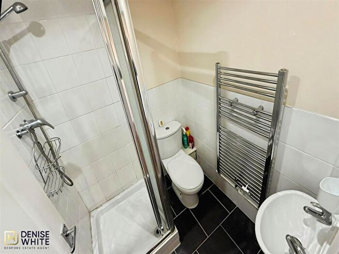 3 Bedroom Terraced House To Rent In North Avenue, Leek, ST13