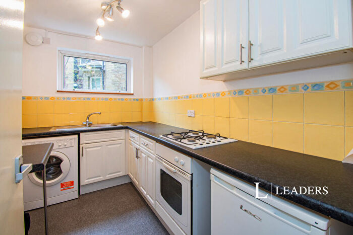 1 Bedroom Flat To Rent In Warwick Road, Redhill, RH1