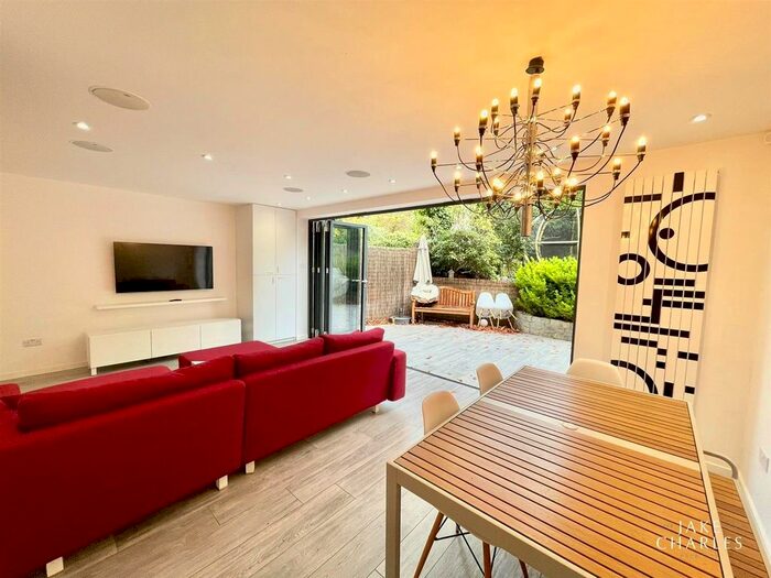 4 Bedroom Terraced House To Rent In Highgate Close, Highgate, London, N6