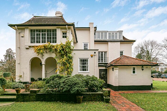 3 Bedroom Flat For Sale In Roberts Way, Englefield Green, Egham, Surrey, TW20