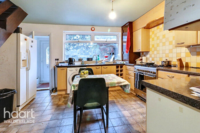 3 Bedroom End Of Terrace House For Sale In Beacon Road, Chatham, ME5