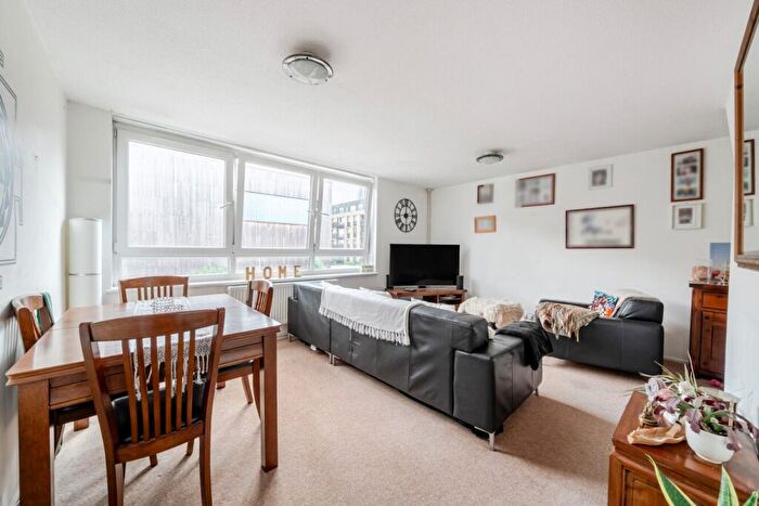 3 Bedroom Flat For Sale In Parkham Street, Battersea, London, SW11